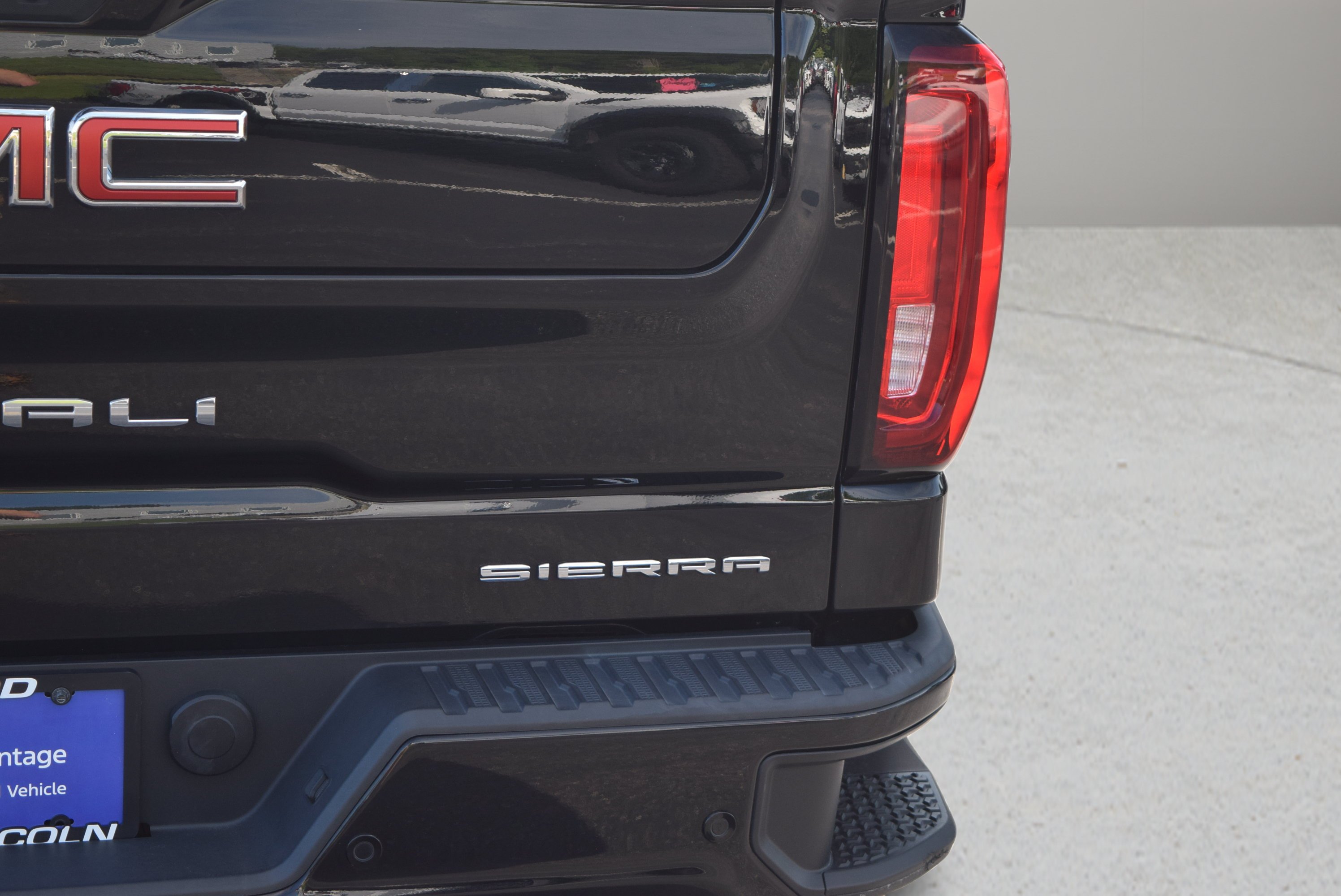 Used 2021 GMC Sierra 1500 Denali w/ Driver Alert Package II AWD/4WD image 5