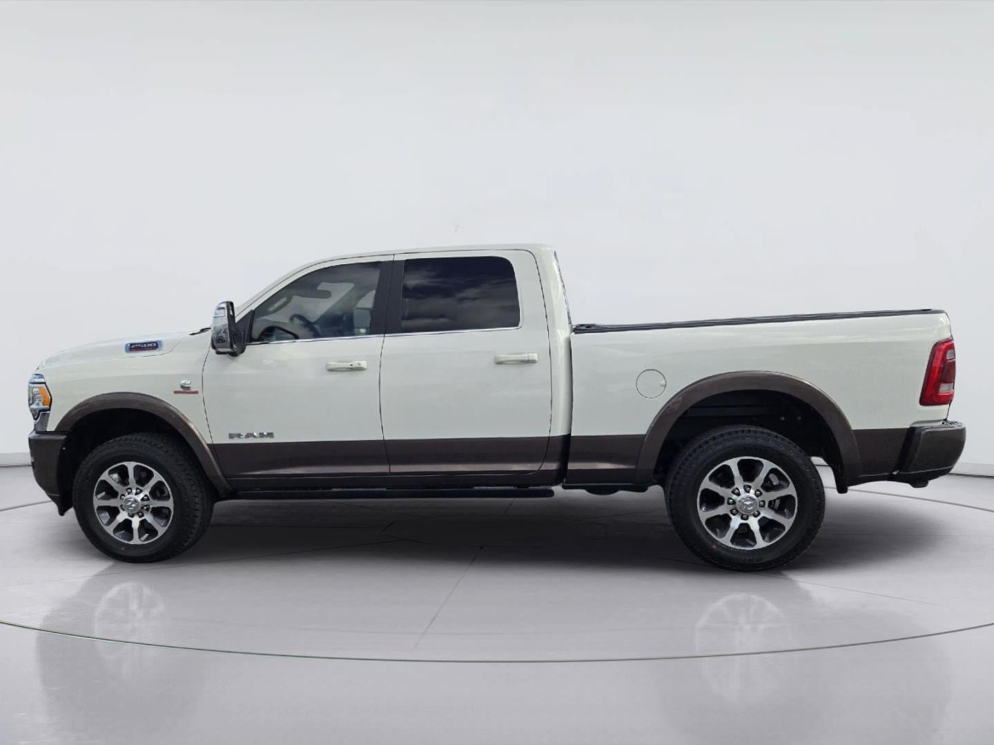 Used 2024 RAM 2500 Limited w/ Safety Group AWD/4WD image 5
