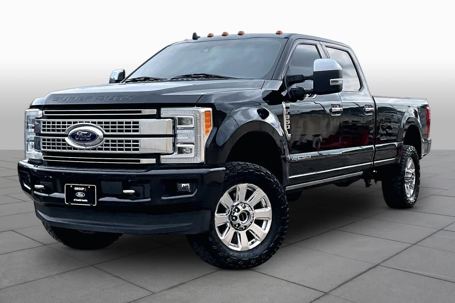 Certified 2019 Ford F350 Platinum w/ Platinum Ultimate Package AWD/4WD image 35