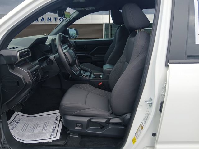 Used 2025 Toyota Tacoma SR5 AWD/4WD image 9