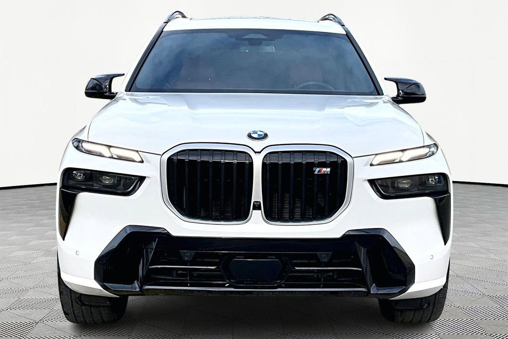 Used 2025 BMW X7 M60i w/ Climate Comfort Package AWD/4WD image 2