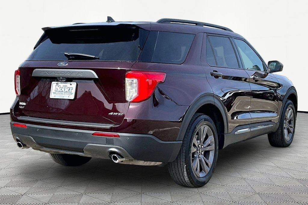 Certified 2022 Ford Explorer XLT w/ Equipment Group 202A AWD/4WD image 4