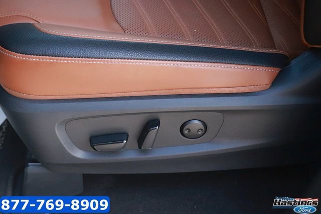 Used 2025 Nissan Pathfinder Platinum image 17