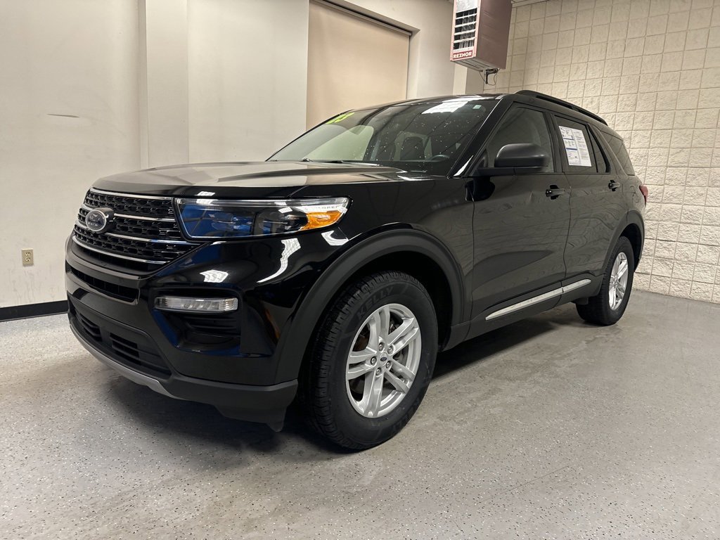 Certified 2023 Ford Explorer XLT w/ Equipment Group 202A image 34