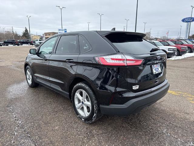 Certified 2021 Ford Edge SE image 3