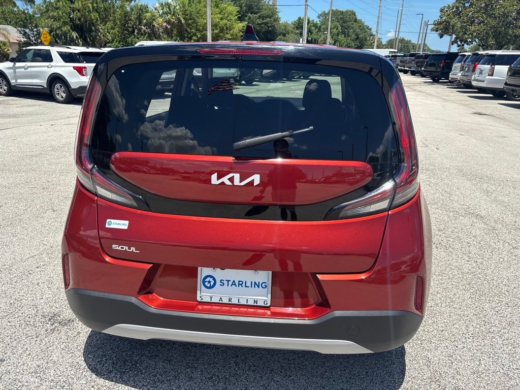 Used 2024 Kia Soul LX w/ Option Group 015 FWD image 9