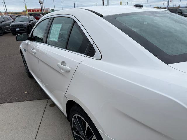 Certified 2019 Ford Taurus Limited image 4