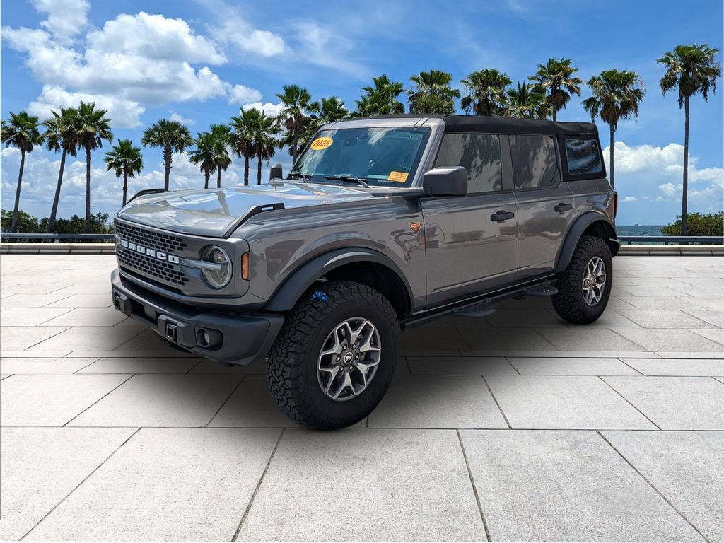Certified 2025 Ford Bronco Badlands AWD/4WD image 3