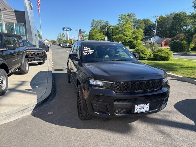 Used 2023 Jeep Grand Cherokee L Laredo AWD/4WD image 4