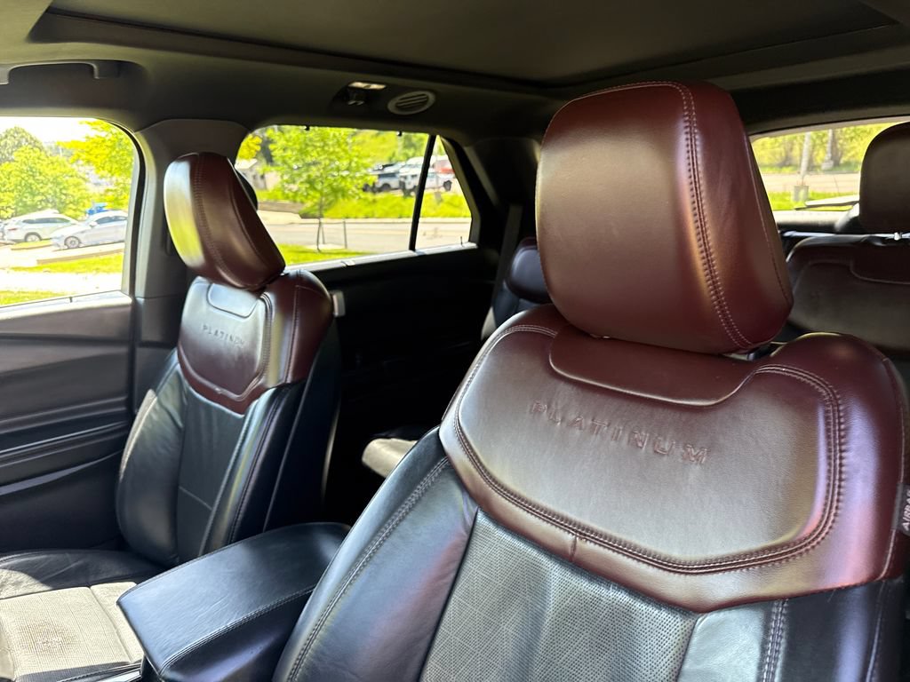 Certified 2020 Ford Explorer Platinum w/ Premium Technology Package AWD/4WD image 13