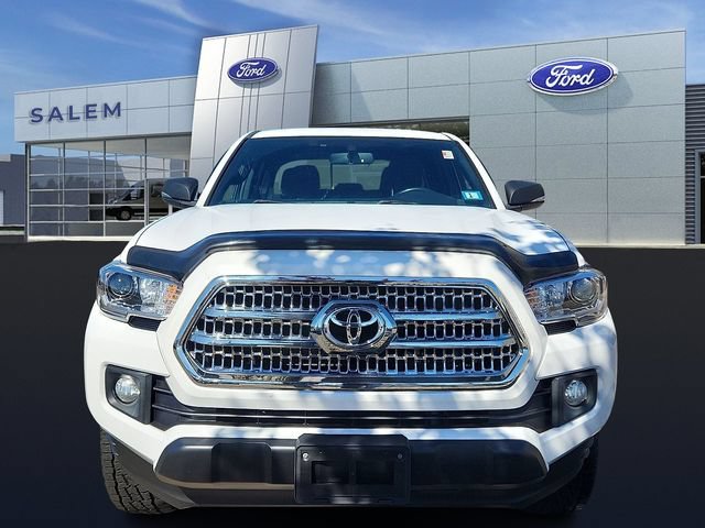 Used 2017 Toyota Tacoma TRD Off-Road w/ Tow Package (A/T) AWD/4WD image 7