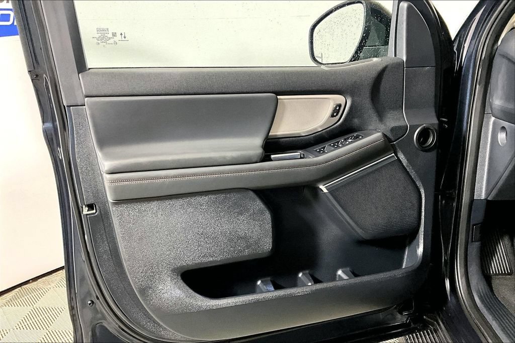 Certified 2025 Ford Expedition Active RWD image 18