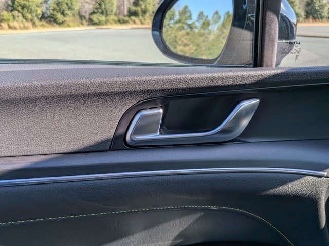 Used 2025 Kia K5 GT image 13