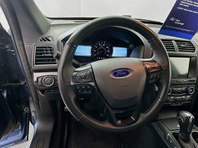 Certified 2018 Ford Explorer XLT w/ Equipment Group 202A FWD image 17