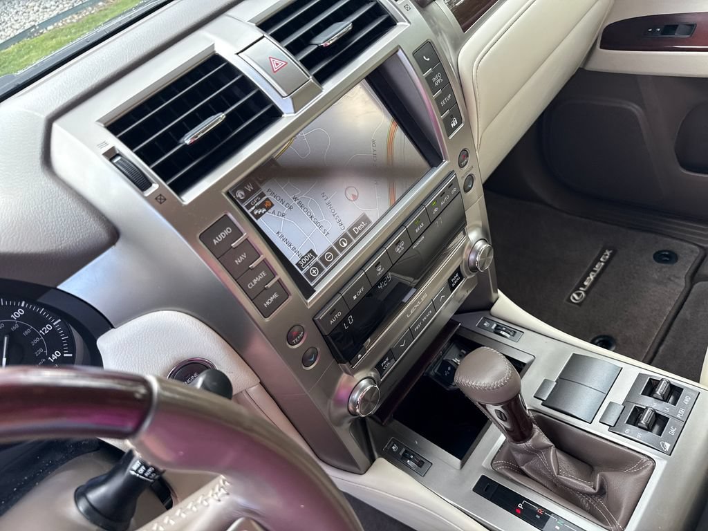 Used 2019 Lexus GX 460 Premium w/ Premium Package AWD/4WD image 19