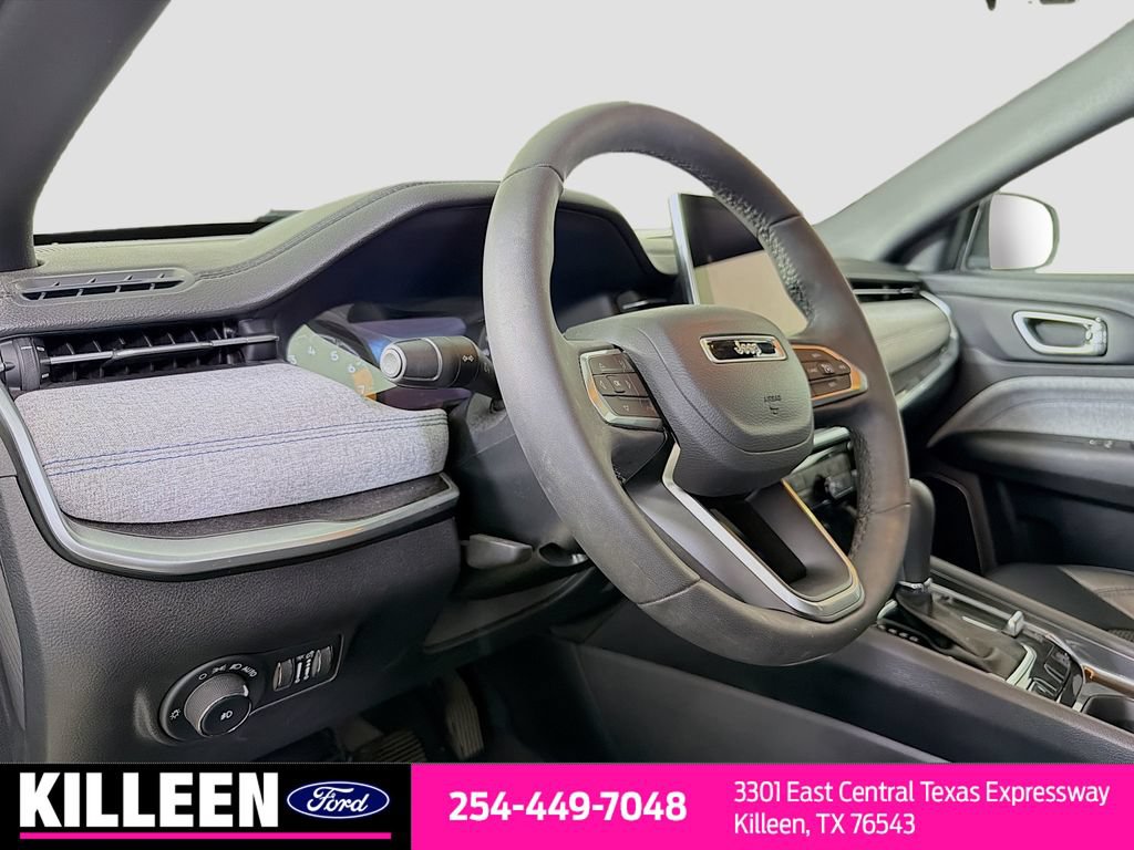 Used 2024 Jeep Compass Latitude AWD/4WD image 11