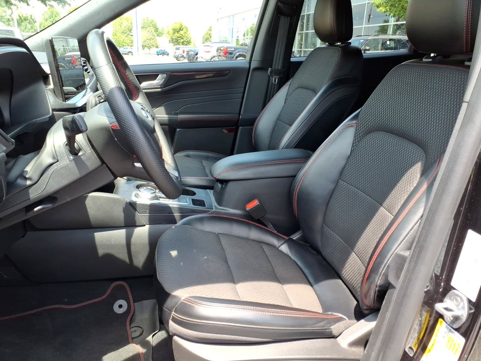Certified 2023 Ford Escape ST-Line Select w/ Tech Pack #1 AWD/4WD image 7
