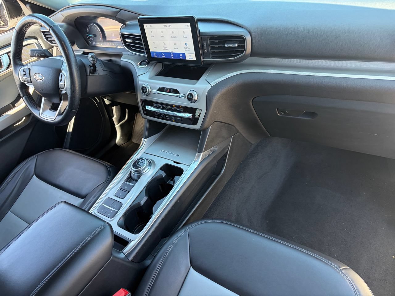 Certified 2022 Ford Explorer XLT w/ Equipment Group 202A RWD image 12