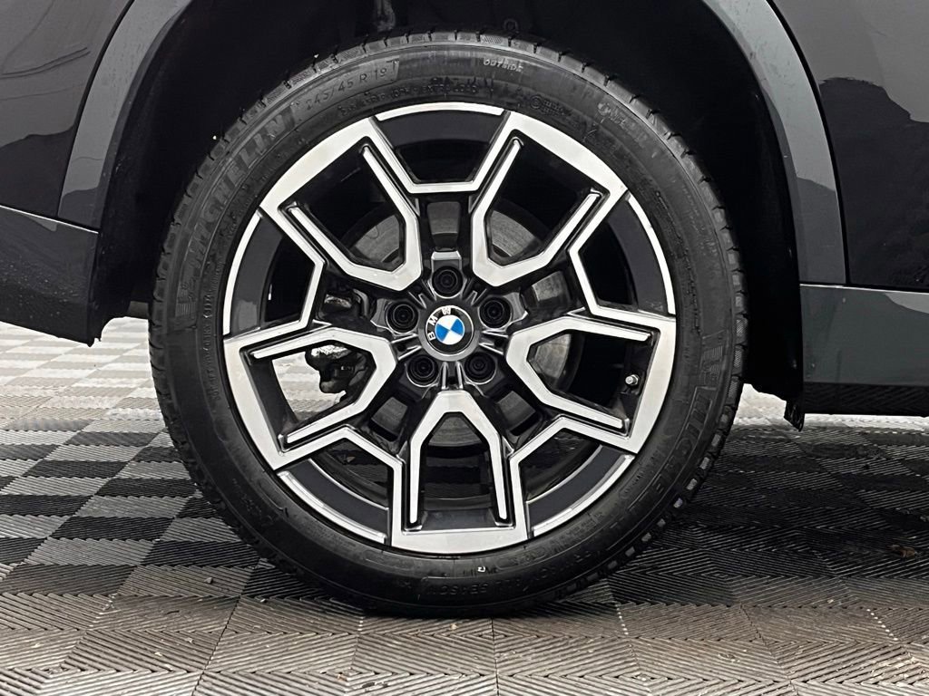 Used 2025 BMW X1 xDrive28i w/ Technology Package image 16