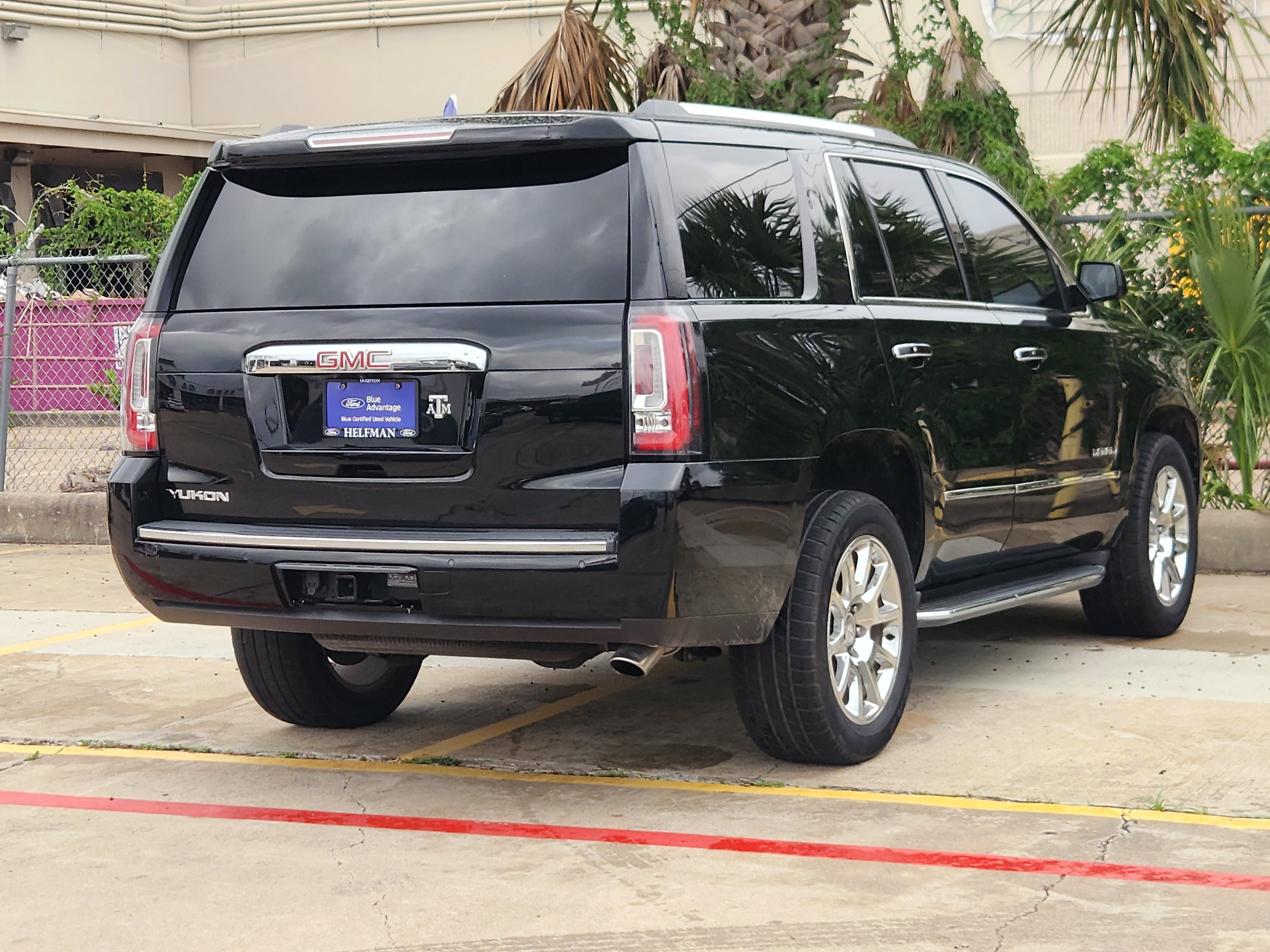 Used 2019 GMC Yukon Denali RWD image 3