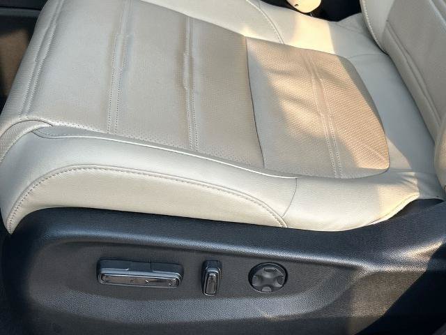 Used 2020 Honda CR-V Touring image 14
