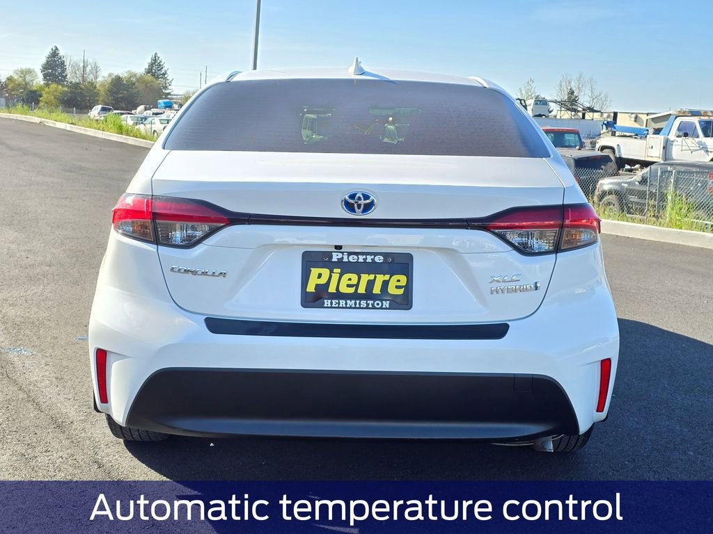 Used 2024 Toyota Corolla XLE FWD image 4