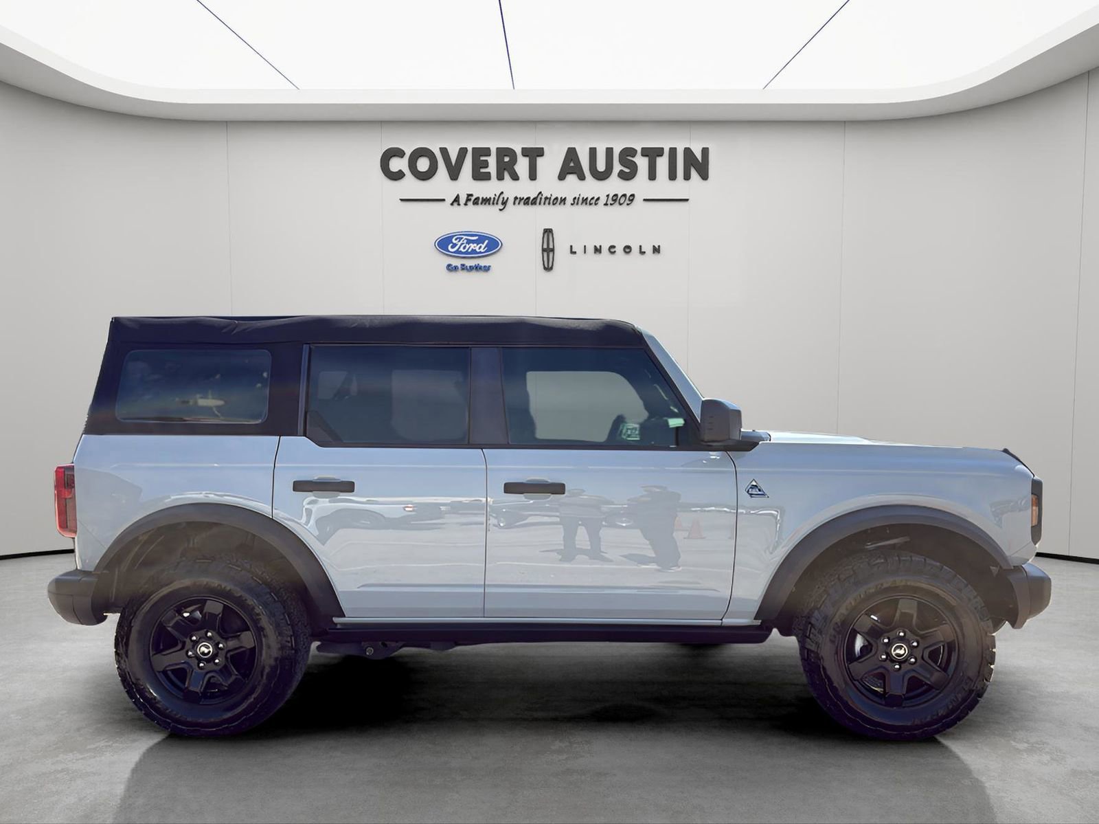 Certified 2024 Ford Bronco Black Diamond image 6