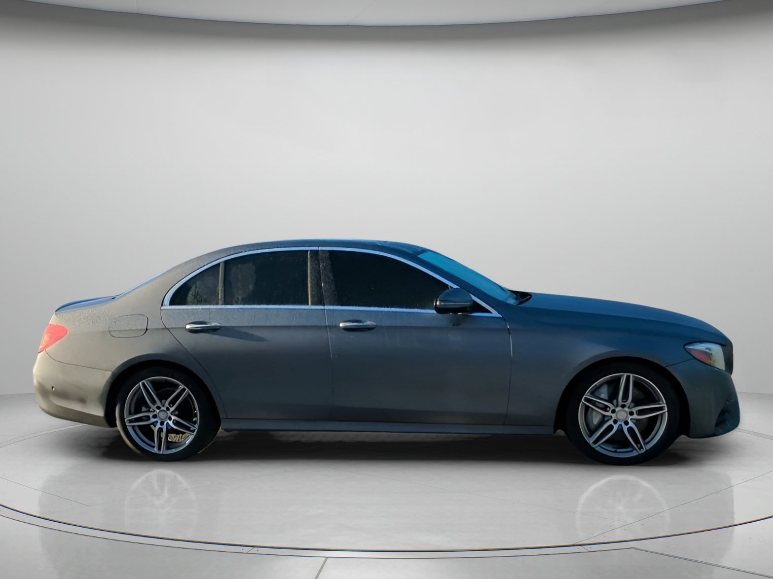Used 2017 Mercedes-Benz E 300 image 33