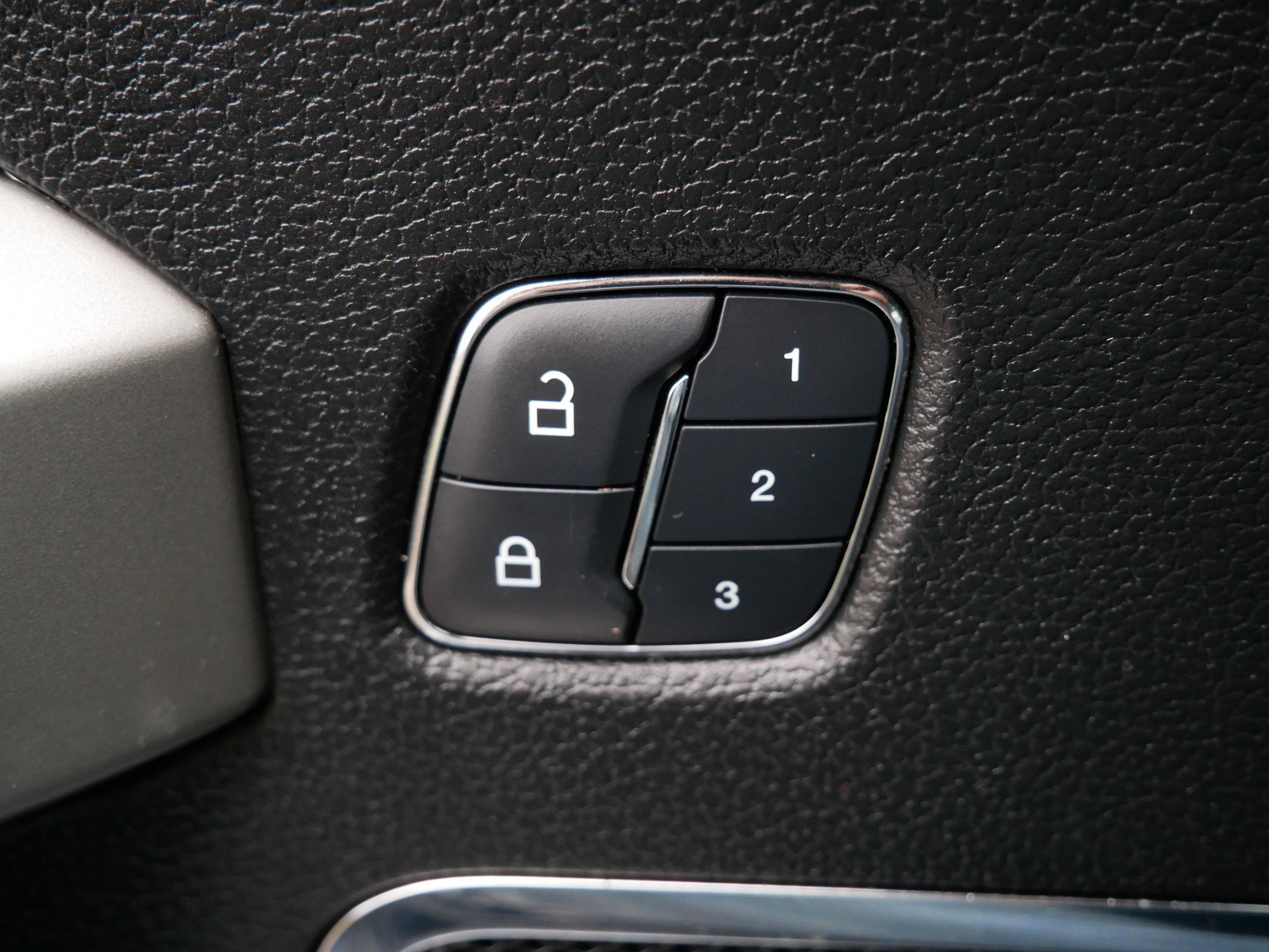 Certified 2018 Ford F150 Lariat w/ Equipment Group 502A Luxury image 27