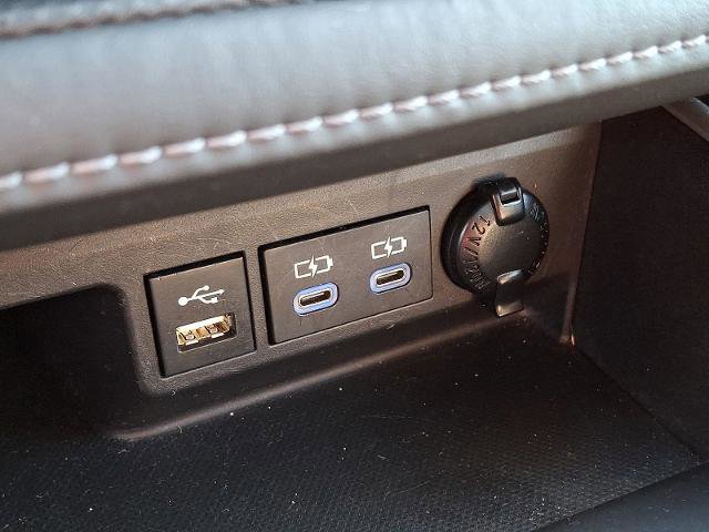 Used 2022 Toyota Highlander XLE AWD/4WD image 26