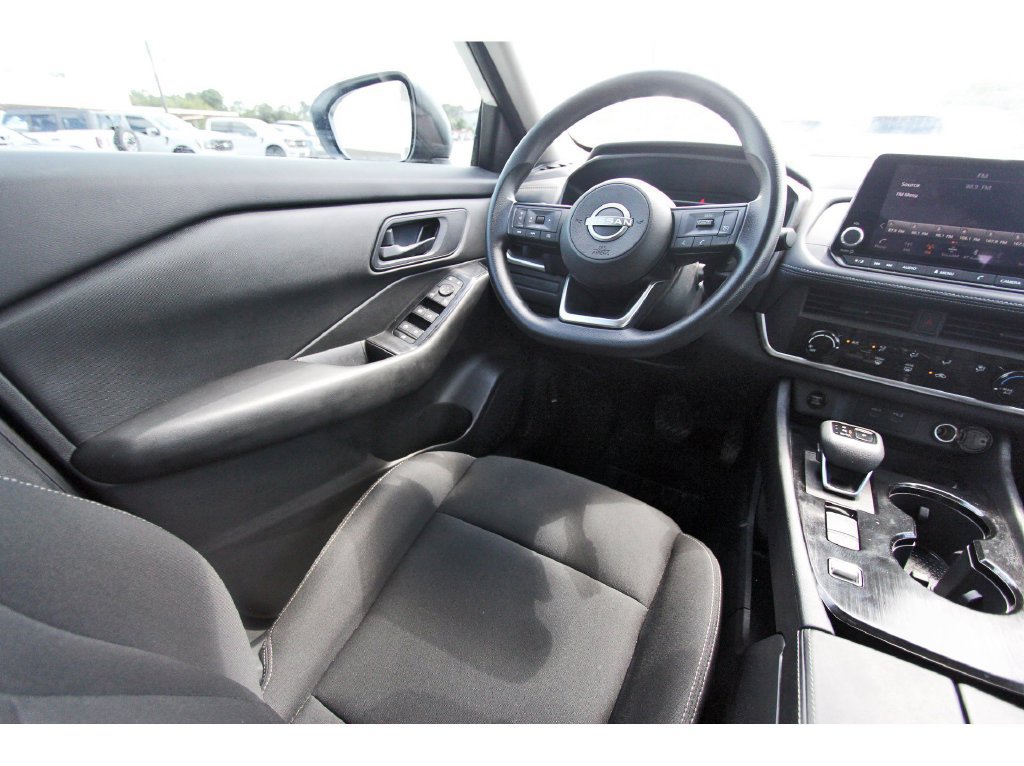 Used 2024 Nissan Rogue S FWD image 10
