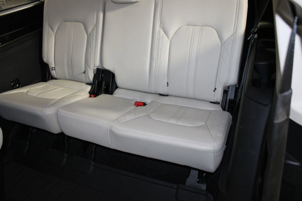 Certified 2020 Ford Expedition Platinum image 11