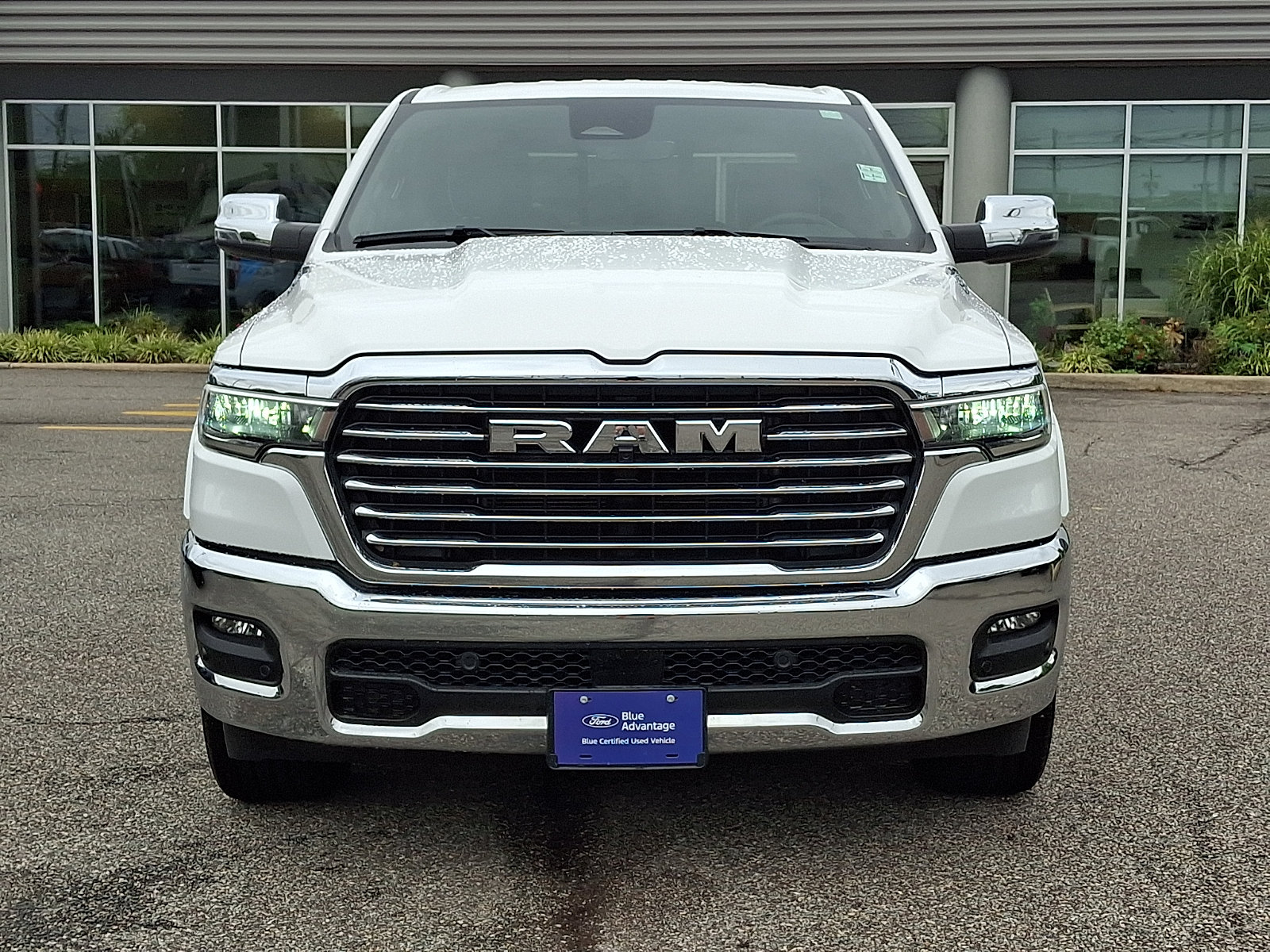 Used 2025 RAM 1500 Laramie AWD/4WD image 3