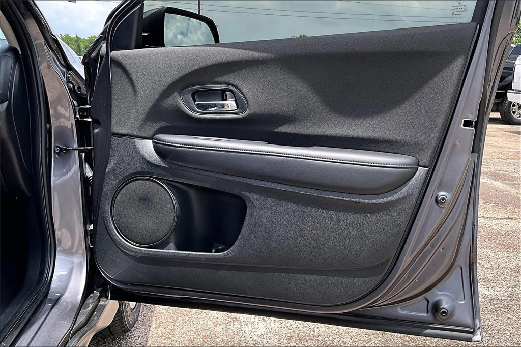 Used 2020 Honda HR-V LX image 27