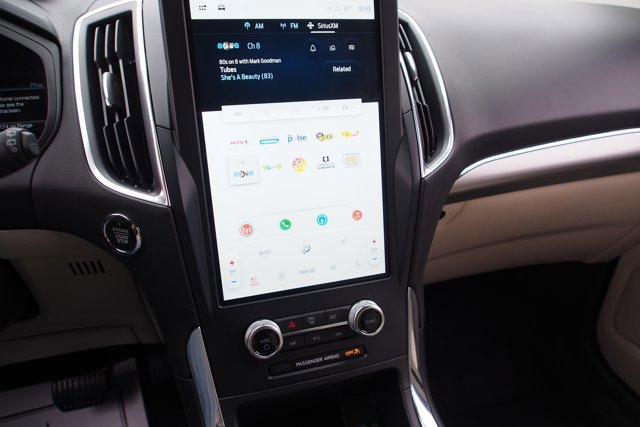 Certified 2024 Ford Edge Titanium w/ Titanium Elite Package image 27