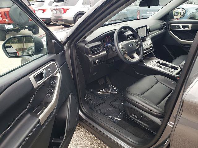 Certified 2023 Ford Explorer XLT w/ Equipment Group 202A AWD/4WD image 9