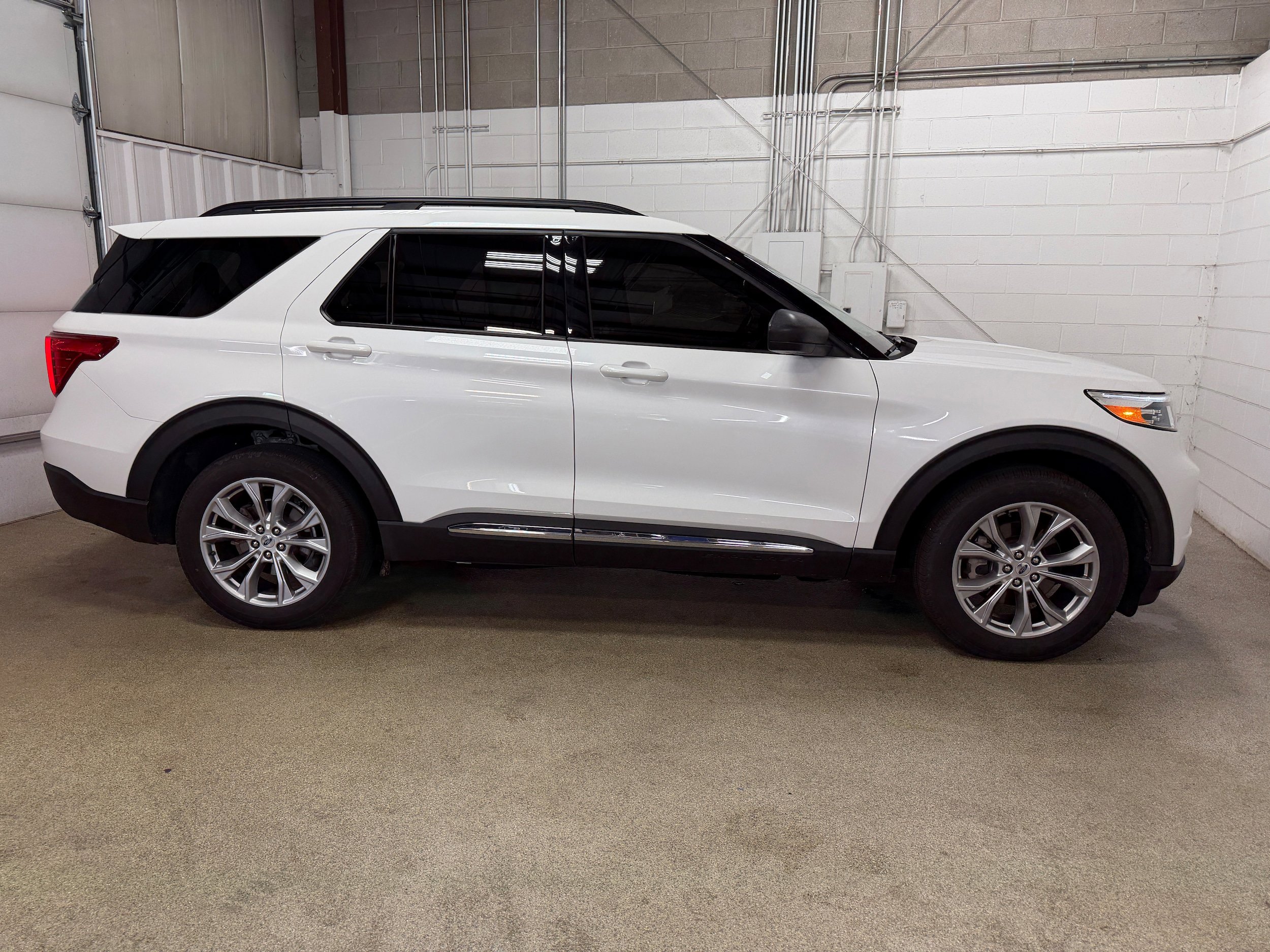 Certified 2023 Ford Explorer XLT w/ Equipment Group 202A AWD/4WD image 6
