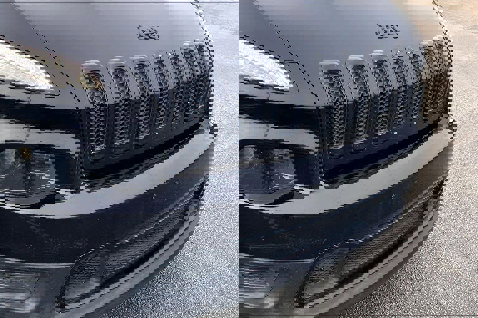 Used 2017 Jeep Cherokee Sport image 23