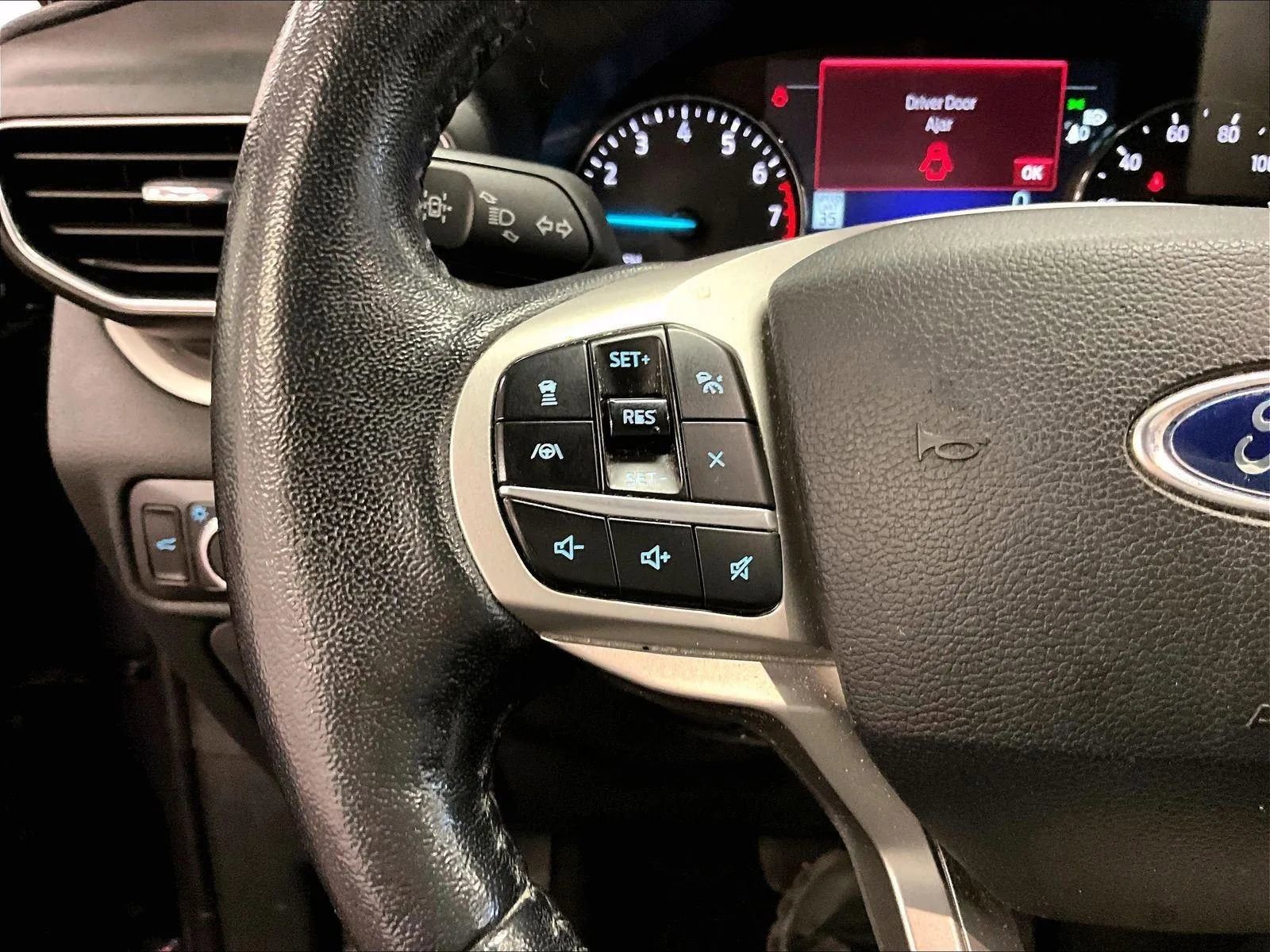 Certified 2021 Ford Explorer XLT w/ Equipment Group 202A image 17