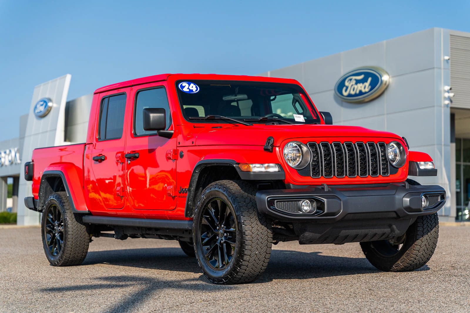 Used 2024 Jeep Gladiator Sport AWD/4WD image 1
