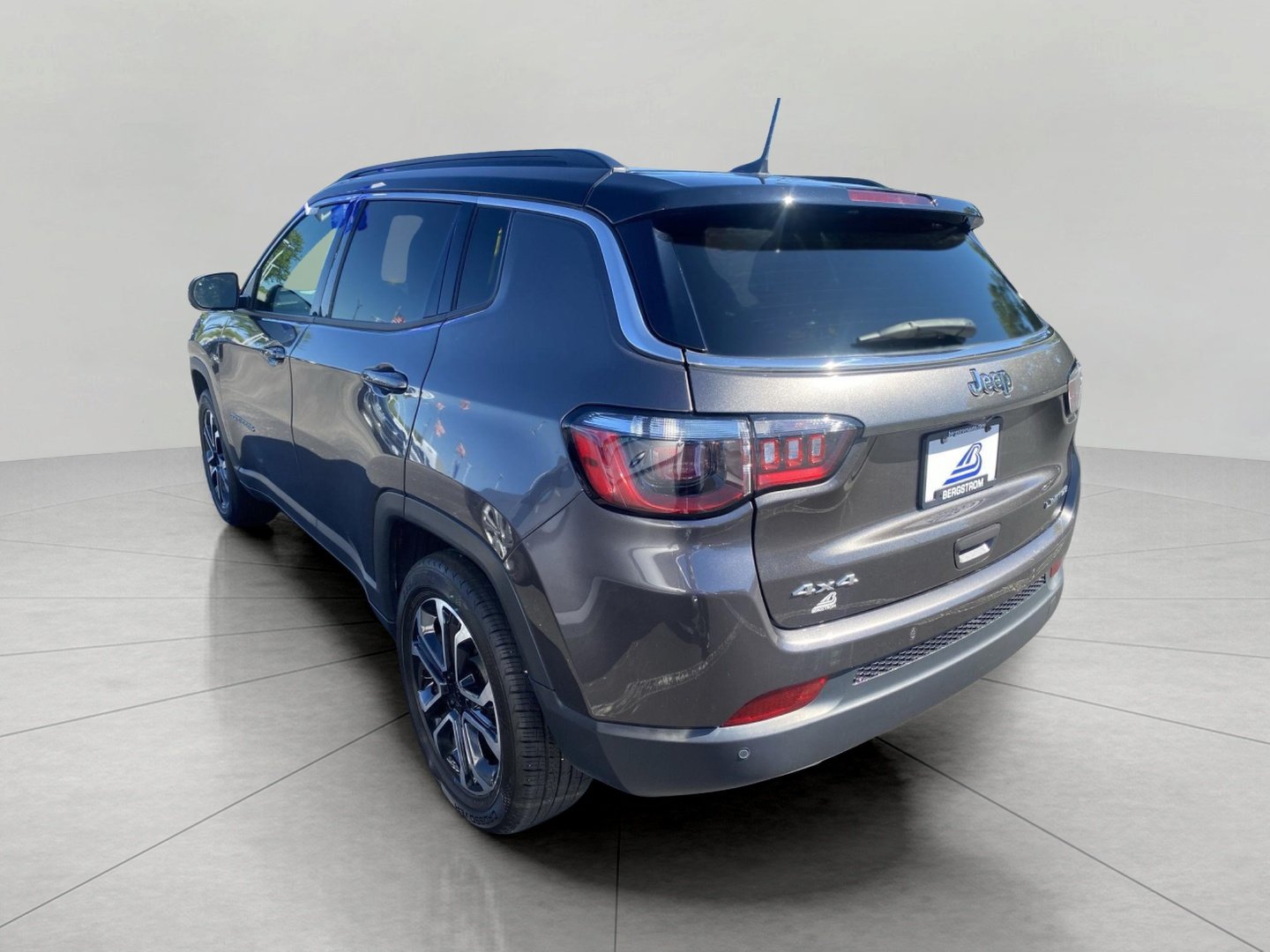Used 2023 Jeep Compass Limited AWD/4WD image 7
