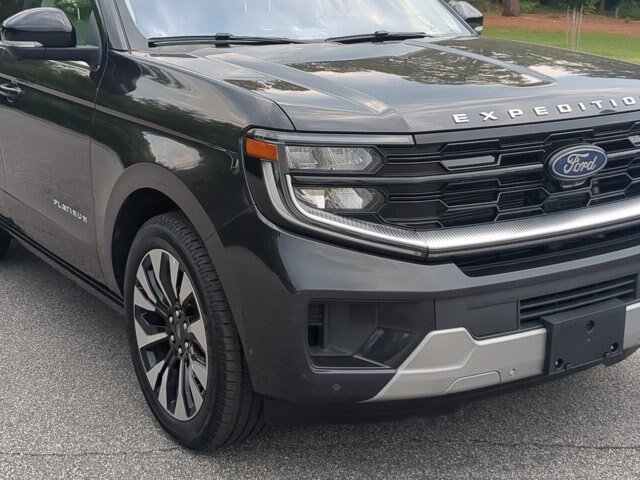 Certified 2025 Ford Expedition Platinum w/ Driver's Package AWD/4WD image 10
