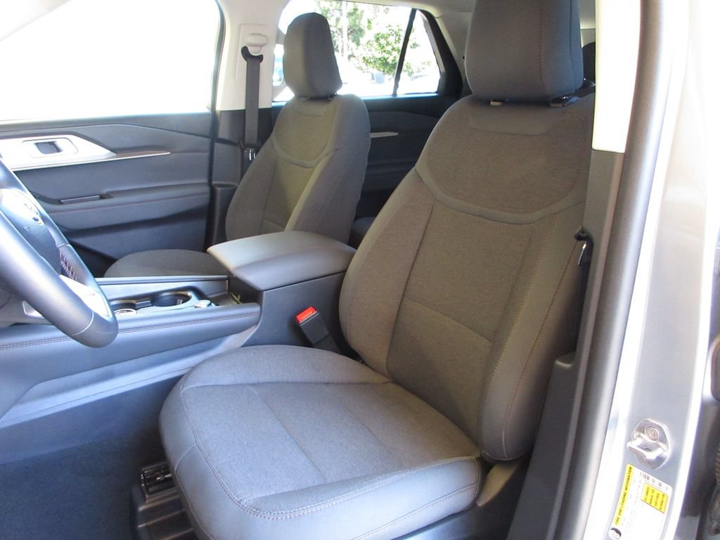 Certified 2025 Ford Explorer Active RWD image 11