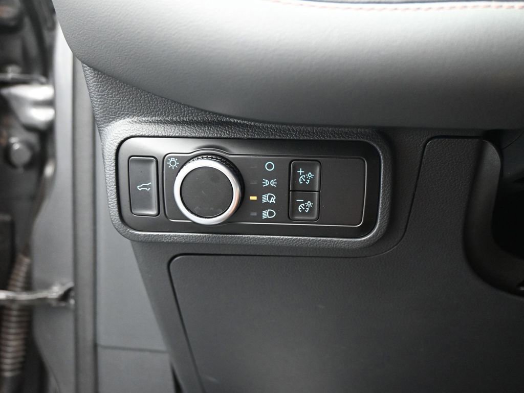 Certified 2025 Ford Explorer Active image 40