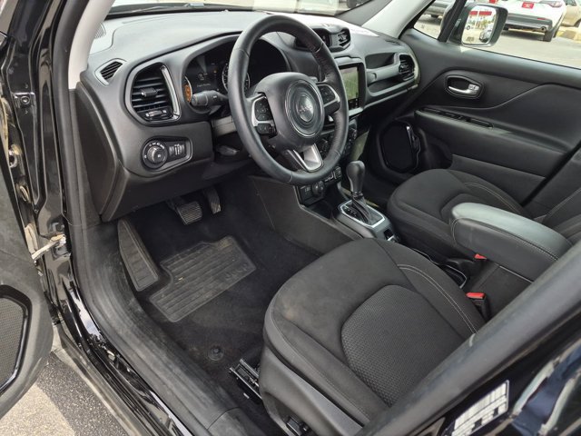 Used 2023 Jeep Renegade Altitude w/ Convenience Group I AWD/4WD image 13