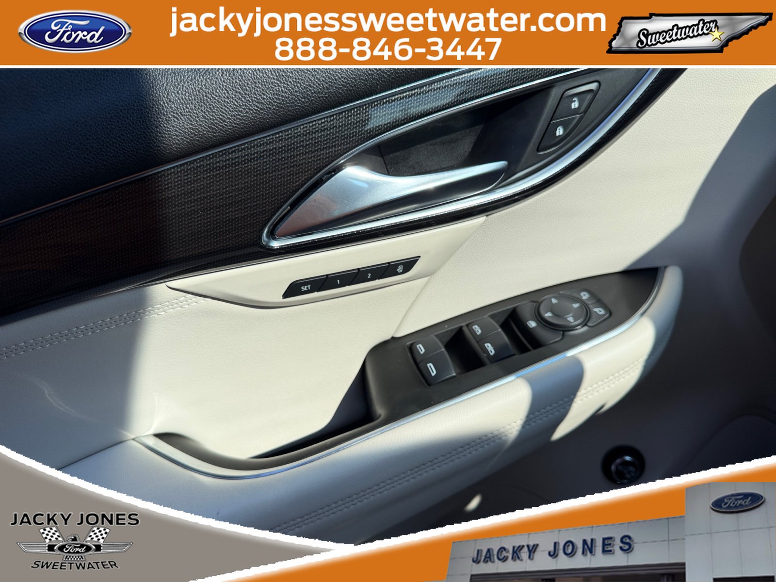 Used 2021 Buick Envision Essence w/ Technology Package I FWD image 17