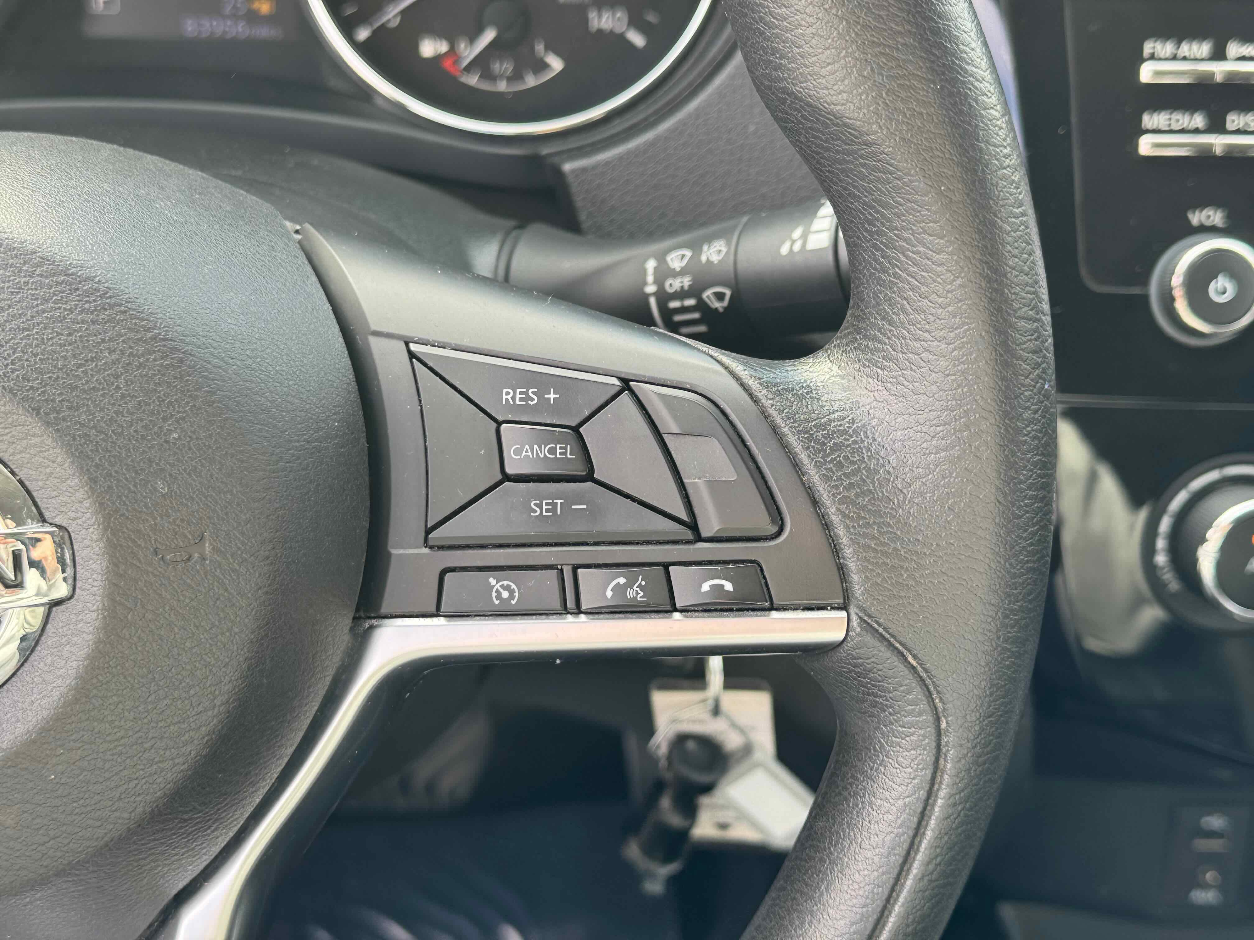 Used 2018 Nissan Rogue Sport S image 19