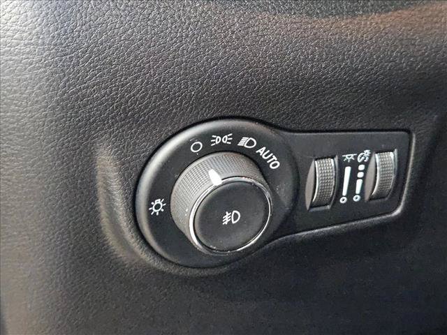 Used 2025 Jeep Compass Limited AWD/4WD image 25