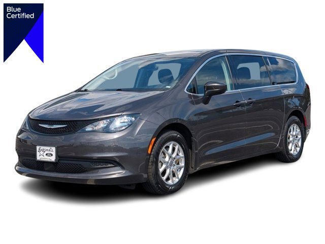 Used 2023 Chrysler Voyager LX image 1