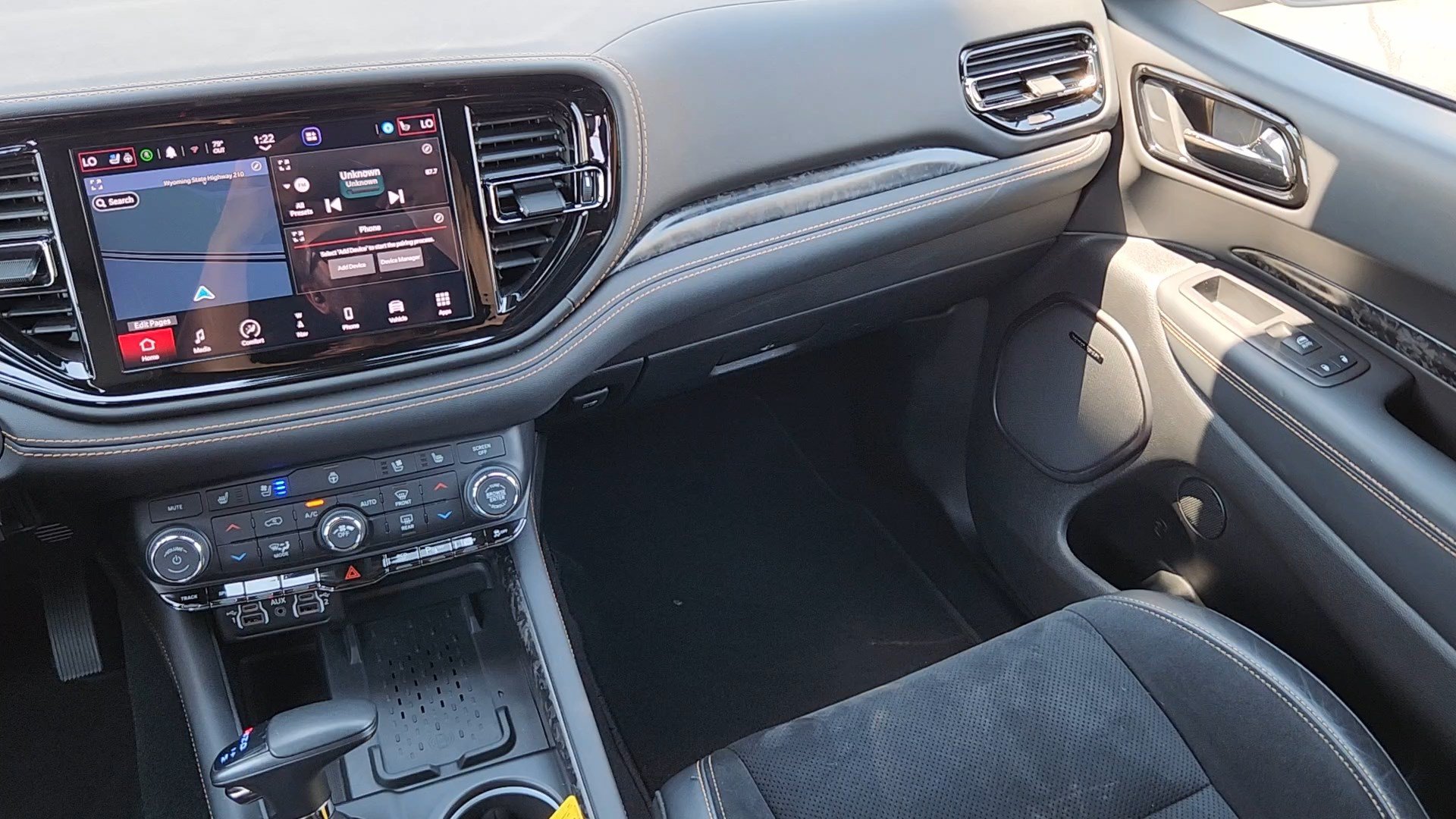 Used 2025 Dodge Durango R/T AWD/4WD image 6